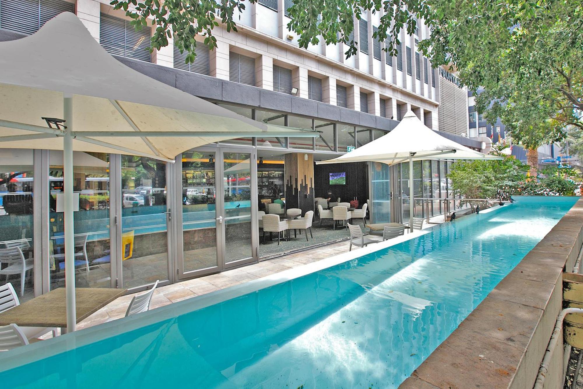 Apartment Fountains Cityscape Cape Town