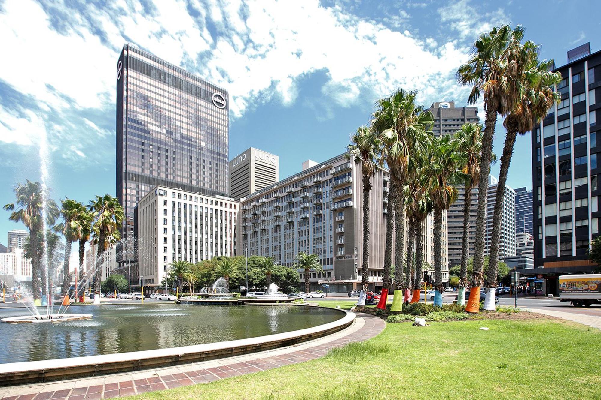 Fountains Cityscape Apartment