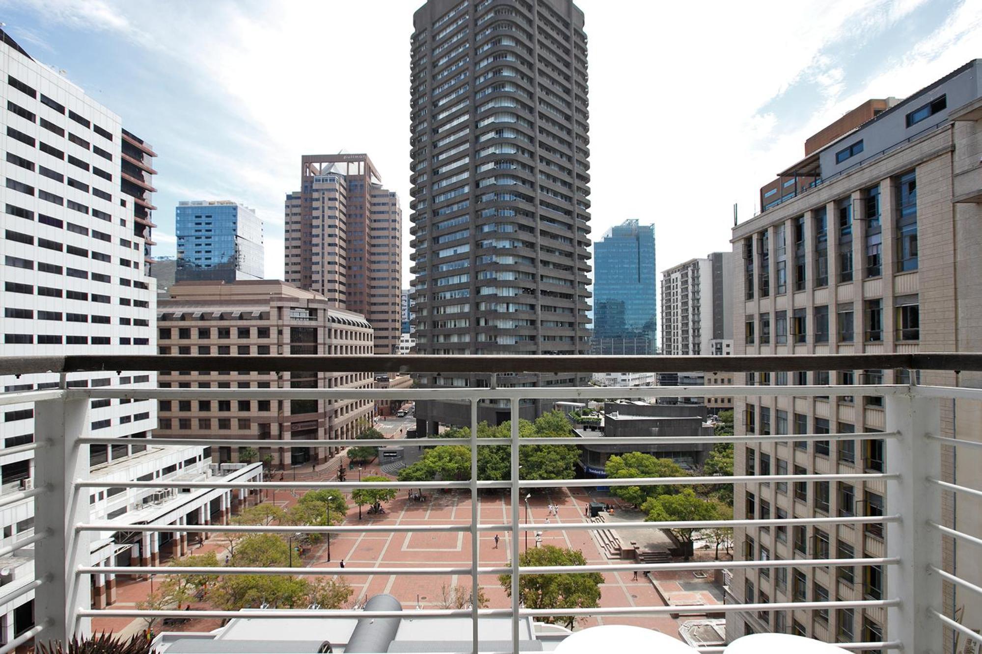 Fountains Cityscape Apartment *